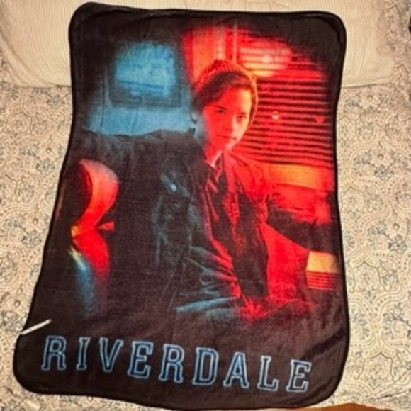 Riverdale Blanket with Cole Sprouse as Jughead Jones - Picture 2 of 8